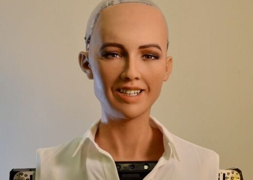 حضور سوفیا ربات انسان نما در کنفرانس حسابرسان دبی